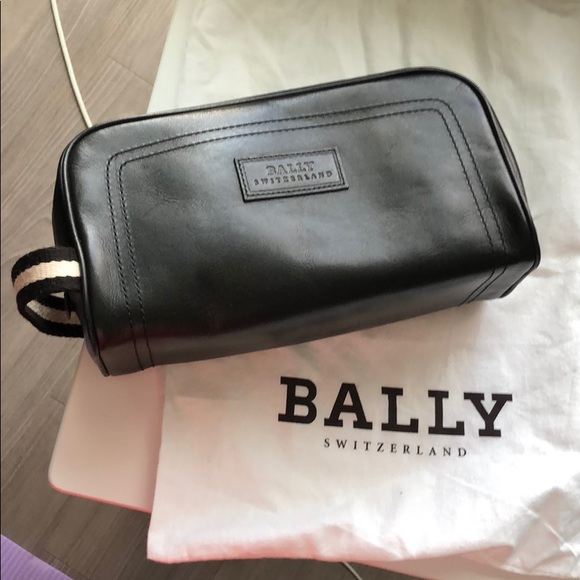 bally toiletry bag